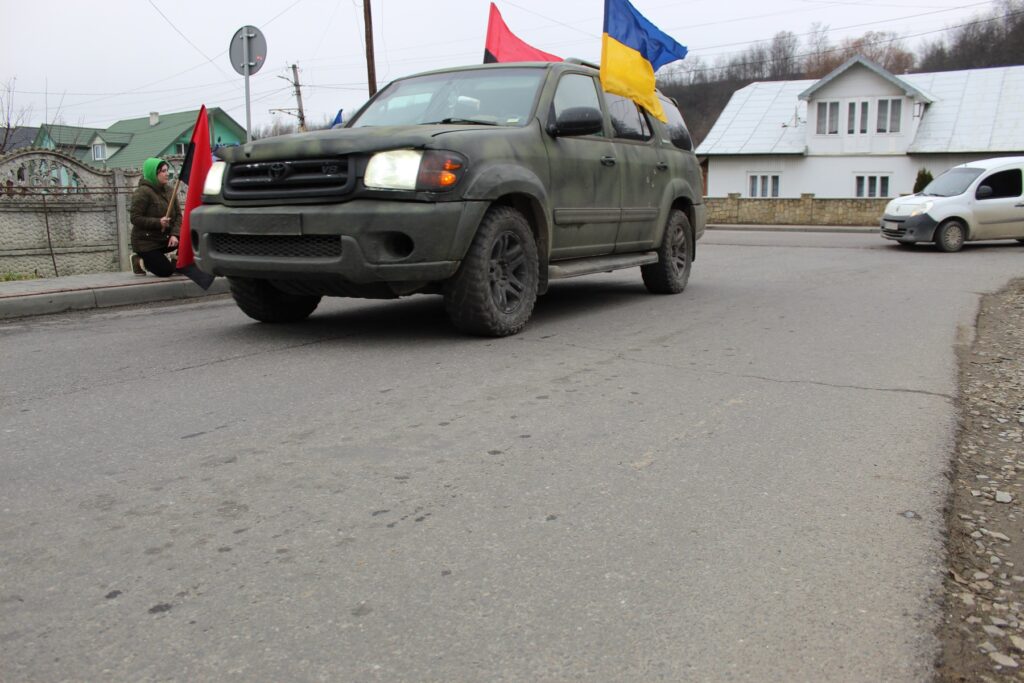 Делятинська громада прощається із полеглим героєм Любомиром Гуменюком