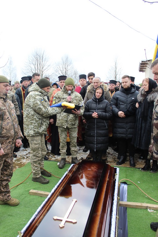 Був освітянином та пластуном: Делятинська громада провела до місця останнього спочинку старшого солдата Василя Дідика