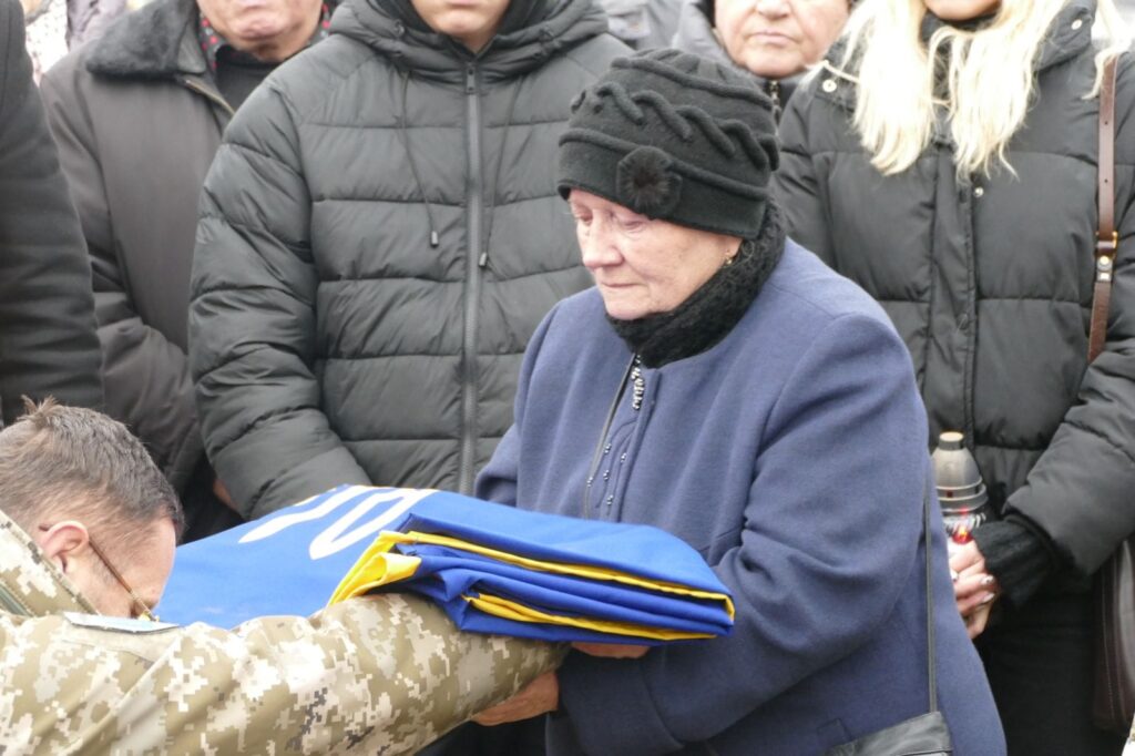 У Калуші провели в останню дорогу захисника Миколу Деркача