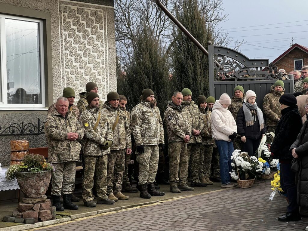 Городенківська громада провела в останню дорогу воїна Цалина Андрія