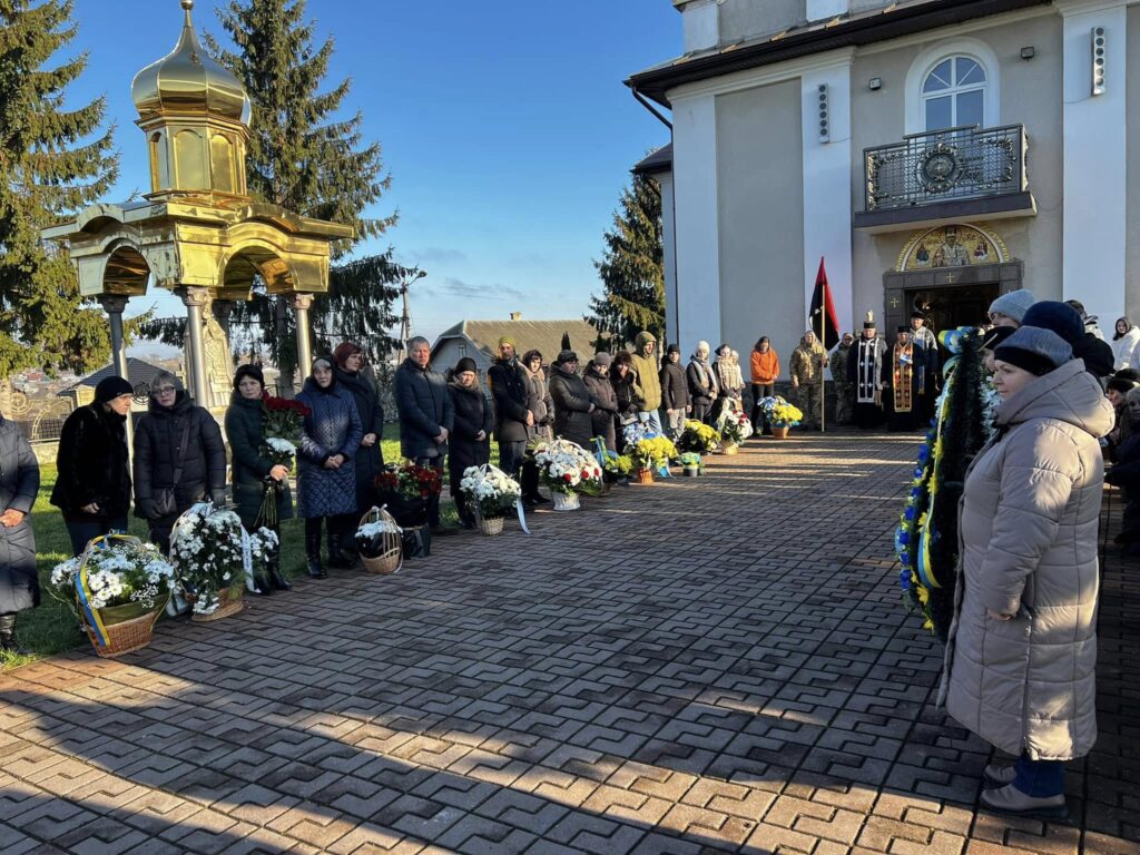 Городенківська громада провела в останню дорогу воїна Цалина Андрія