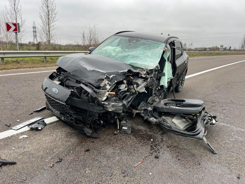 У карколомній автотрощі травм зазнали двоє жителів Прикарпаття