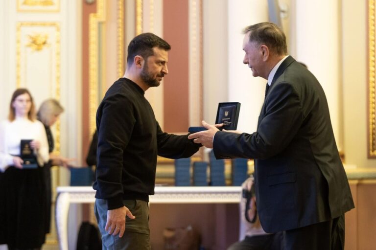 Науковці ПНУ отримали Національну премію Патона від Володимира Зеленського