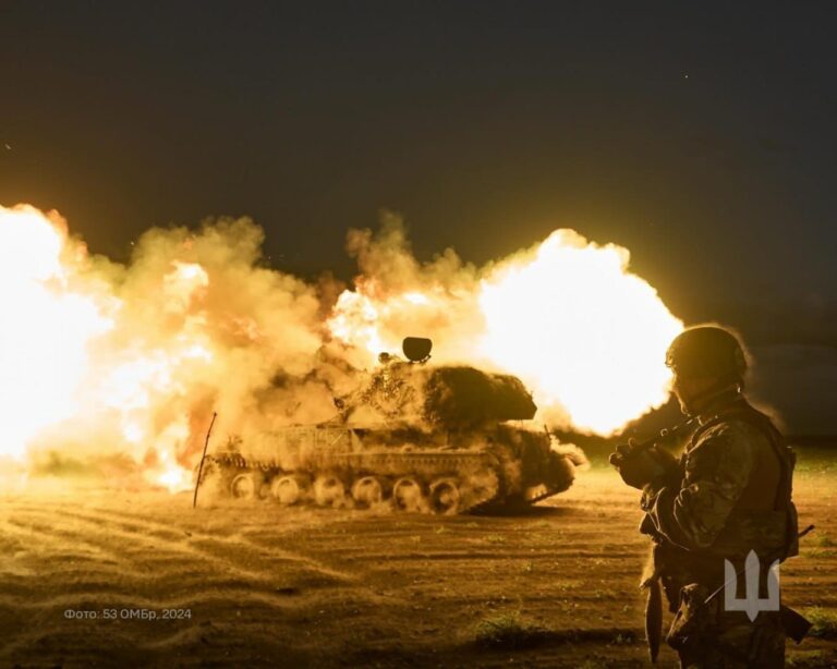 Майже 1500 мертвих росіян та повно знищеної техніки: втрати ворога станом на 8 грудня