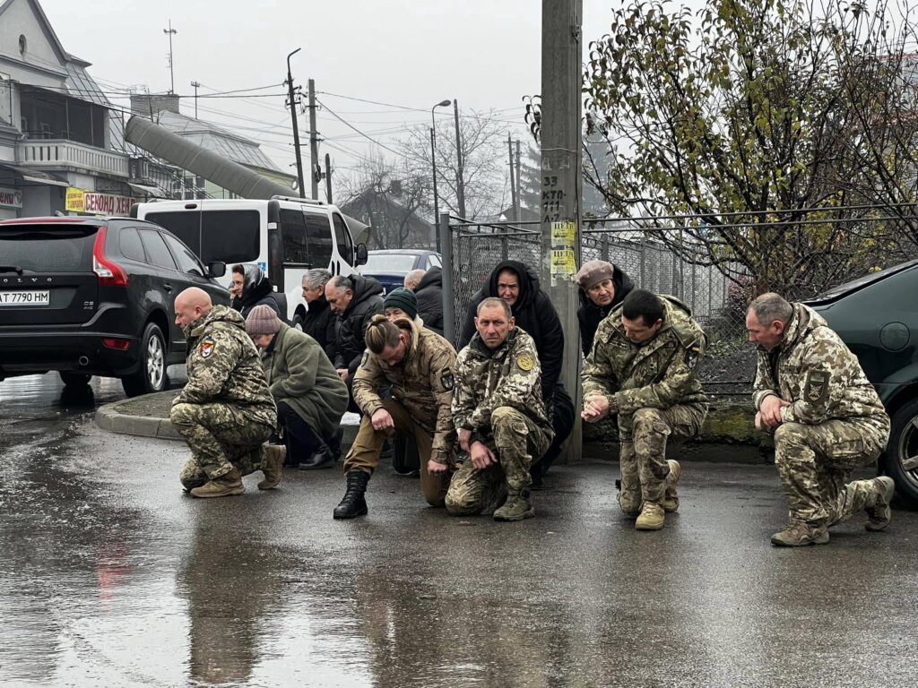 Сьогодні на Городенківщині проведуть в останню путь полеглого героя Володимира Бунька