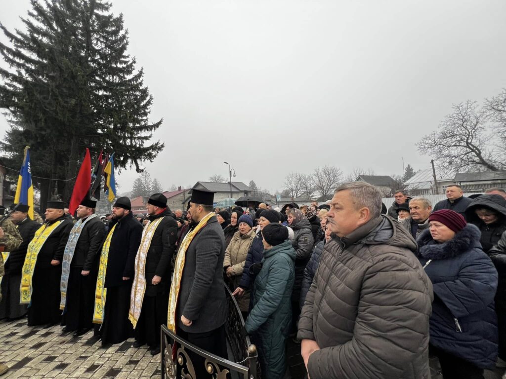 Сьогодні на Городенківщині проведуть в останню путь полеглого героя Володимира Бунька