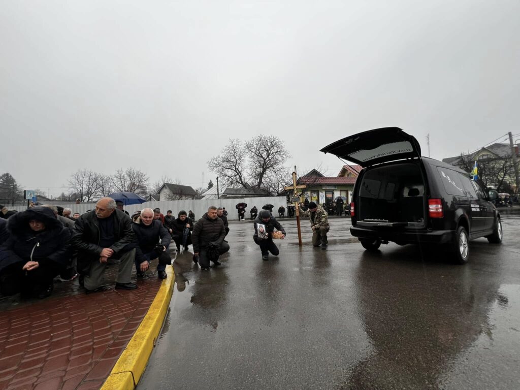 Сьогодні на Городенківщині проведуть в останню путь полеглого героя Володимира Бунька