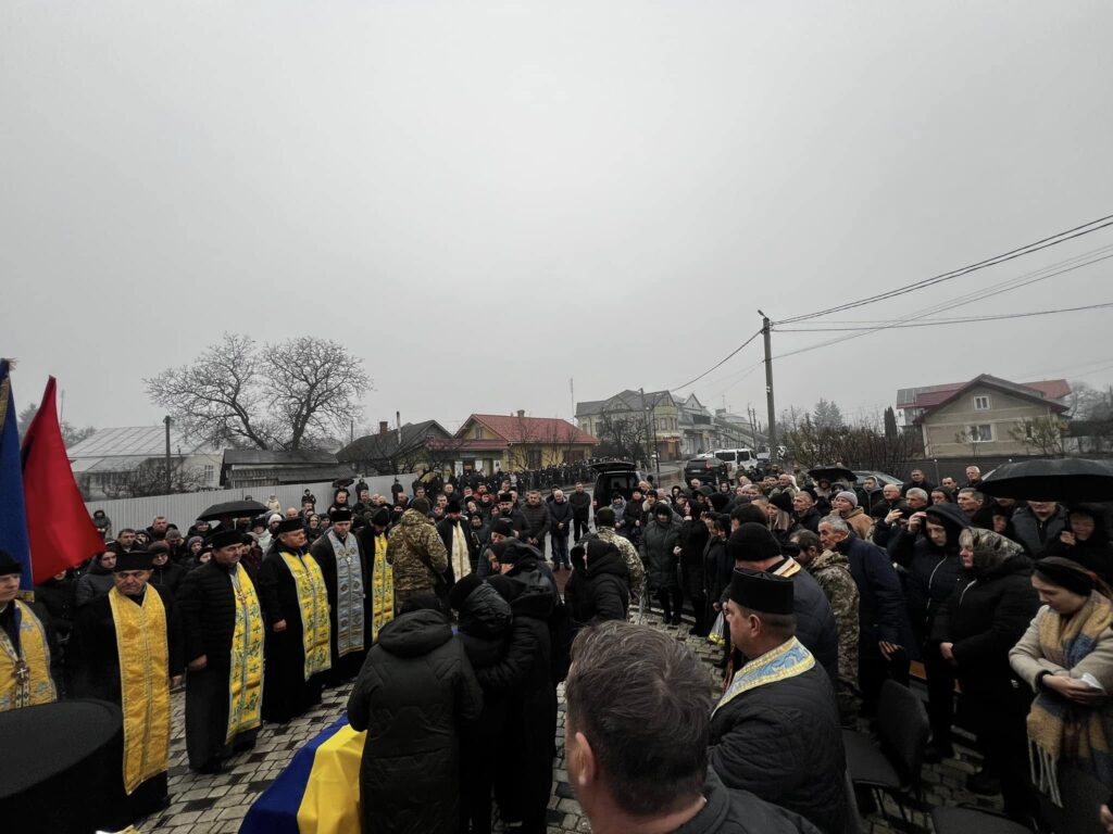 Сьогодні на Городенківщині проведуть в останню путь полеглого героя Володимира Бунька