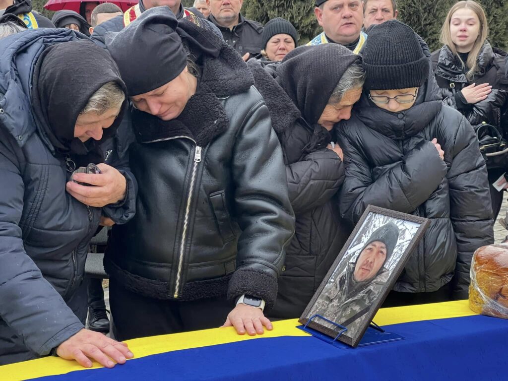 Сьогодні на Городенківщині проведуть в останню путь полеглого героя Володимира Бунька