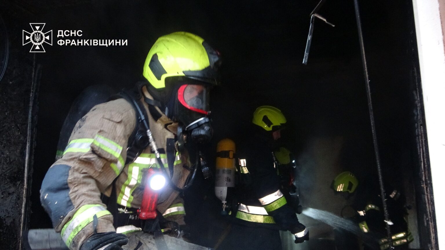 горів двоповерховий житловий будинок,В Івано-Франківську на Ленкавського,ДСНС області