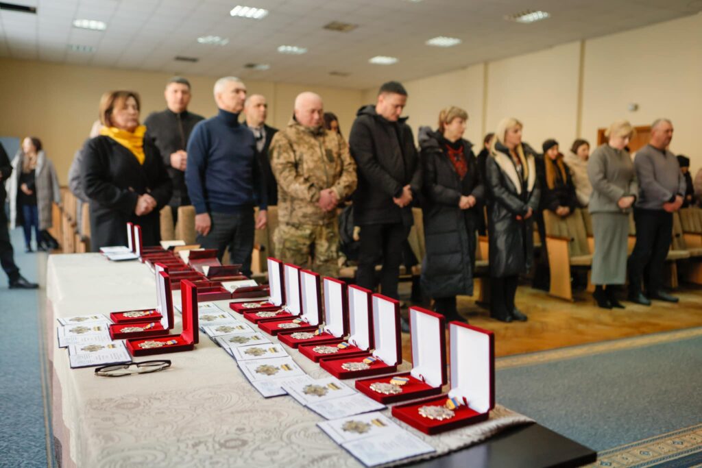 На Косівщині родичам полеглих воїнів передали нагороди ФОТО