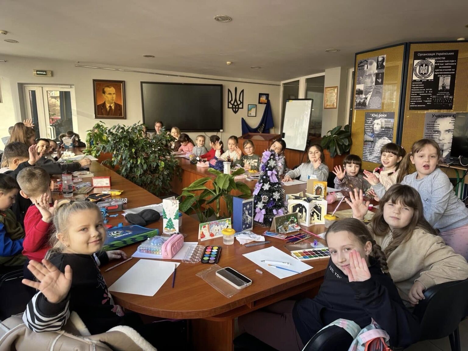 Від наукових експериментів до творчих майстер-класів: у Франківську діють зимові школи