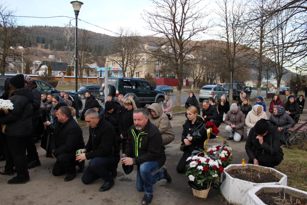 Назавжди 28: Верховинська громада втратила на війні захисника Михайла Семенюка