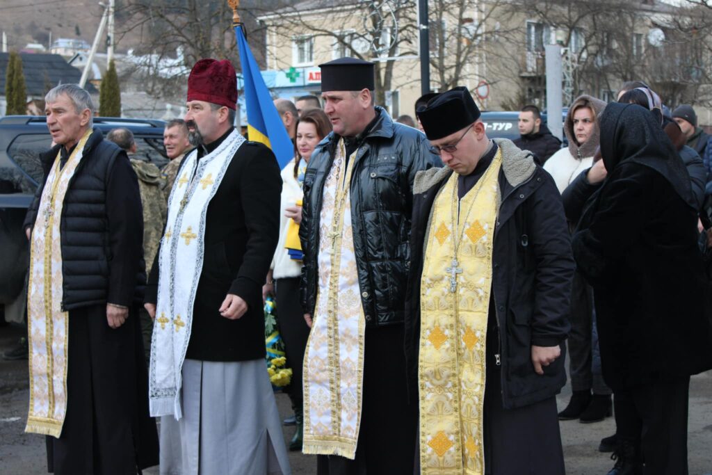 Назавжди 28: Верховинська громада втратила на війні захисника Михайла Семенюка