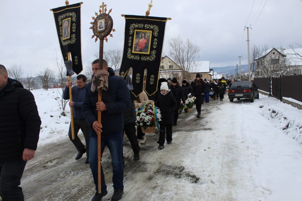 Був освітянином та пластуном: Делятинська громада провела до місця останнього спочинку старшого солдата Василя Дідика