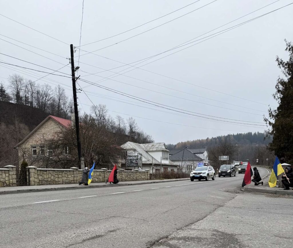 Делятинська громада прощається із полеглим героєм Любомиром Гуменюком