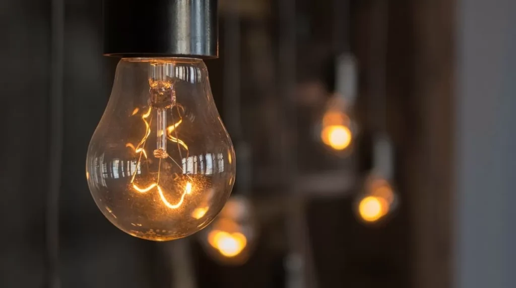 графіки вимкнення світла на неділю,Прикарпаттяобленерго вчергове оновило графіки,Зміни у графіках вимкнення світла 15 грудня