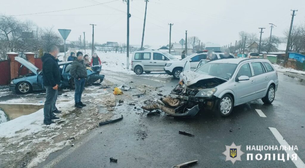 На Прикарпатті нетверезий водій влаштував аварію з 5 потерпілими. ФОТО