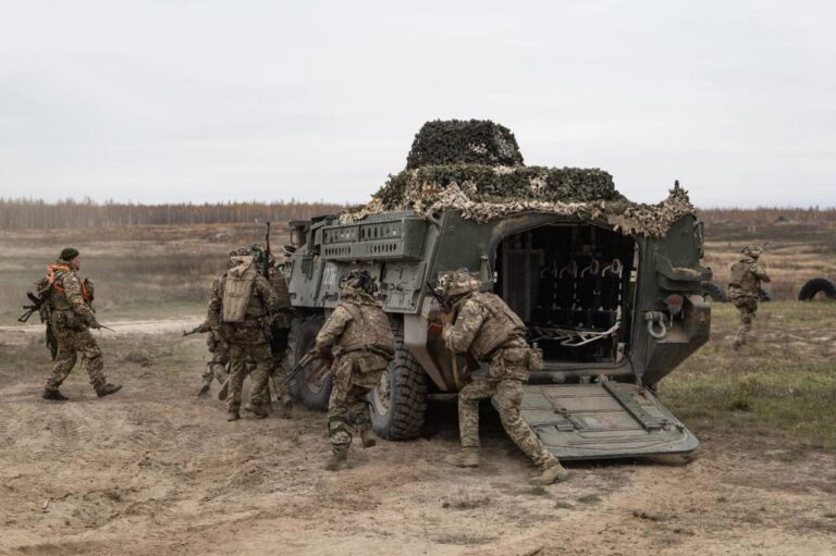 За минулу добу нашим бійцям вдалося утилізувати 1350 орків та 5 ворожих танків