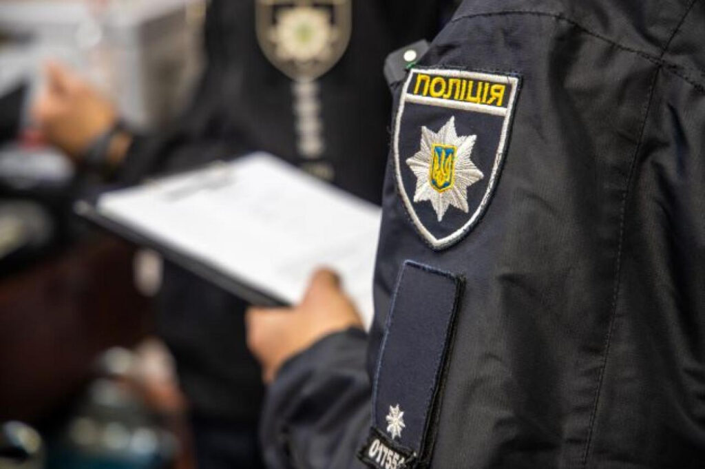 поліція зупинила 47-річного водія ВАЗу,перебував у стані алкогольного сп'яніння,намагався втекти