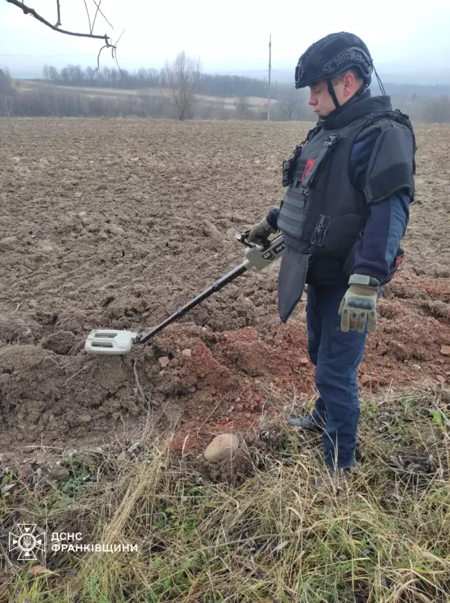 На Івано-Франківщині піротехніки знешкодили 2 застарілих боєприпаси часів ІІ Світової війни