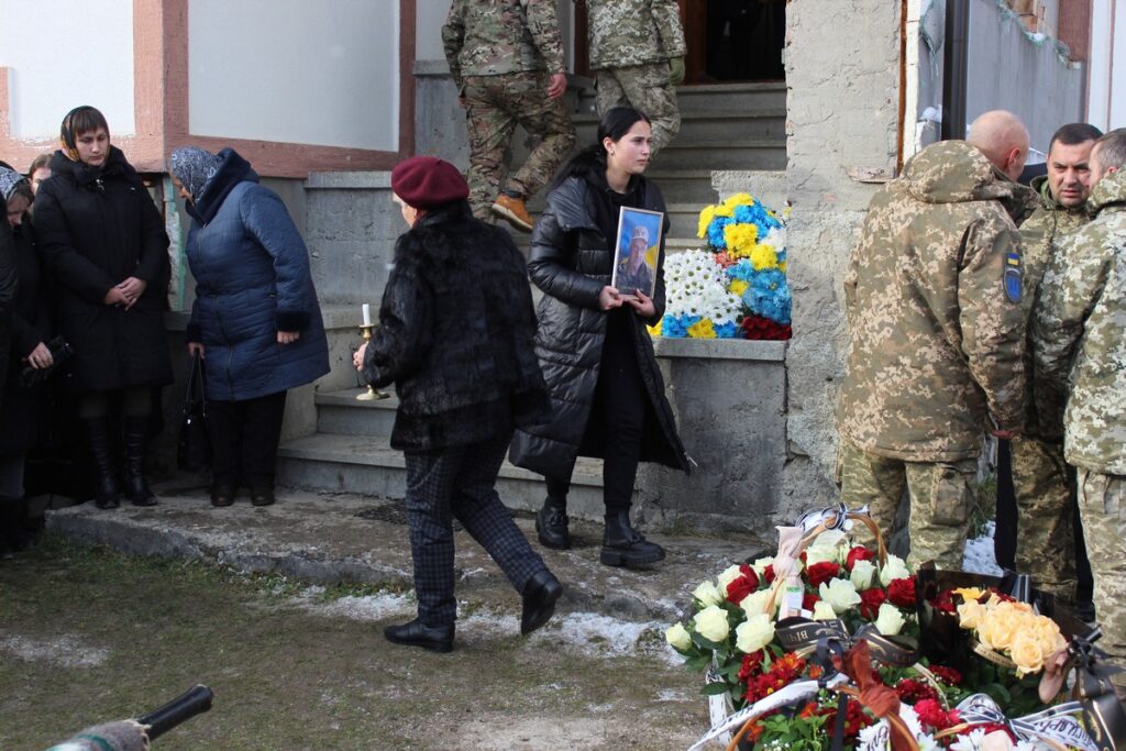 Був освітянином та пластуном: Делятинська громада провела до місця останнього спочинку старшого солдата Василя Дідика