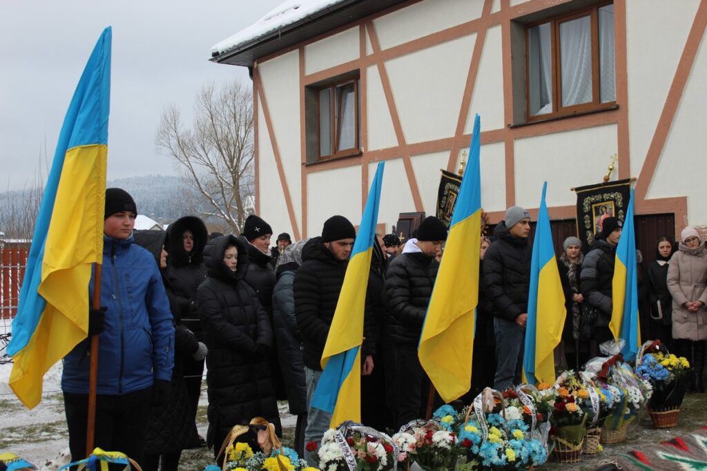 Був освітянином та пластуном: Делятинська громада провела до місця останнього спочинку старшого солдата Василя Дідика