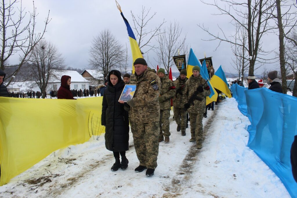 Був освітянином та пластуном: Делятинська громада провела до місця останнього спочинку старшого солдата Василя Дідика