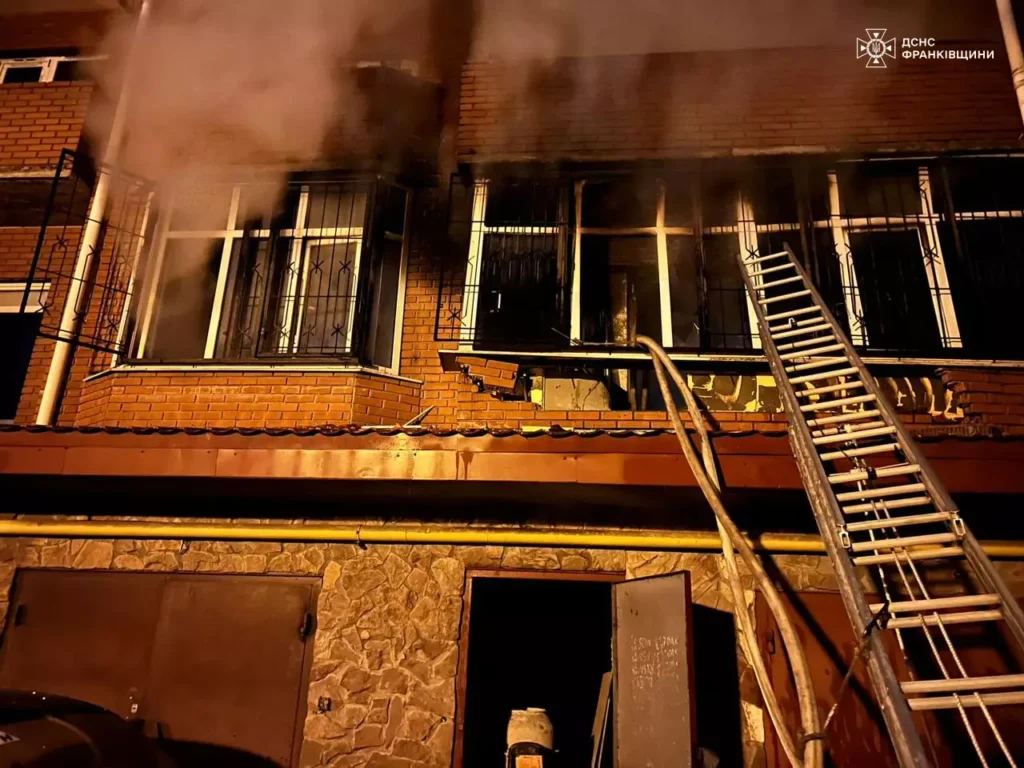 під час пожежі в багатоповерхівці постраждав чоловік,В Івано-Франківську,ГУ ДСНС України в Івано-Франківській області
