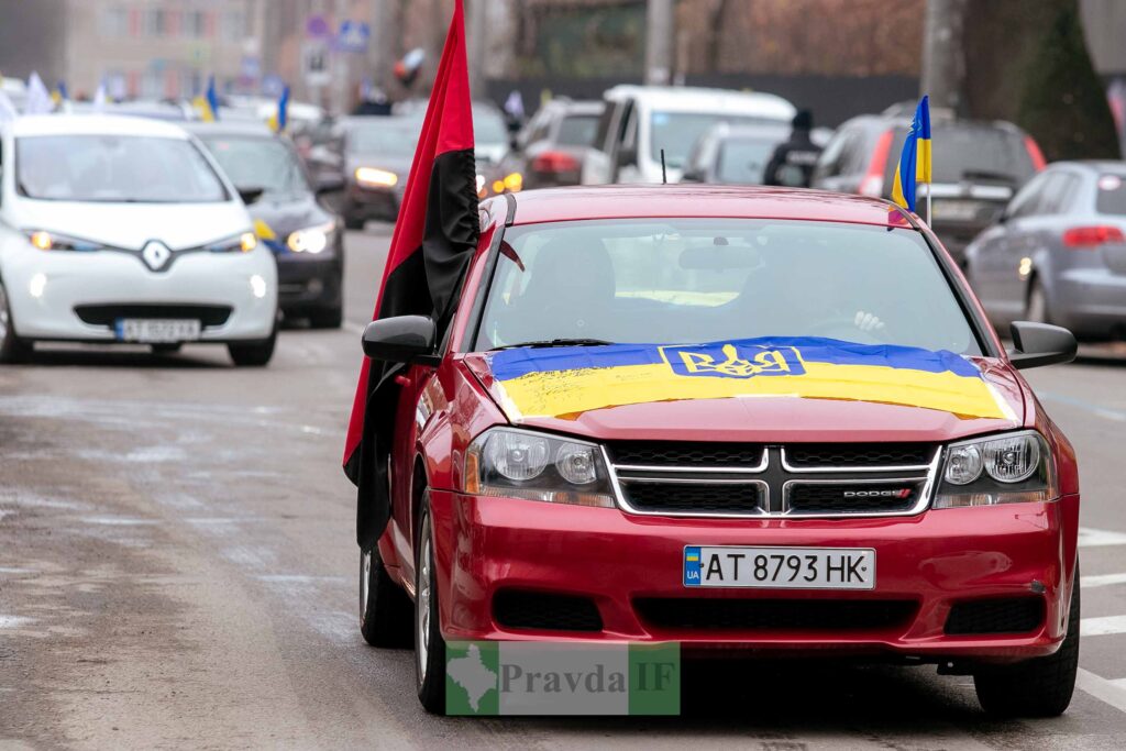 "Вдячні ЗСУ!" У Франківську провели масштабний благодійний автопробіг. ФОТОРЕПОРТАЖ