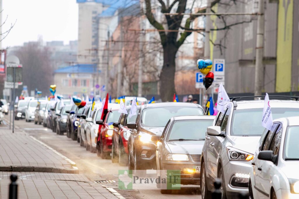 "Вдячні ЗСУ!" У Франківську провели масштабний благодійний автопробіг. ФОТОРЕПОРТАЖ