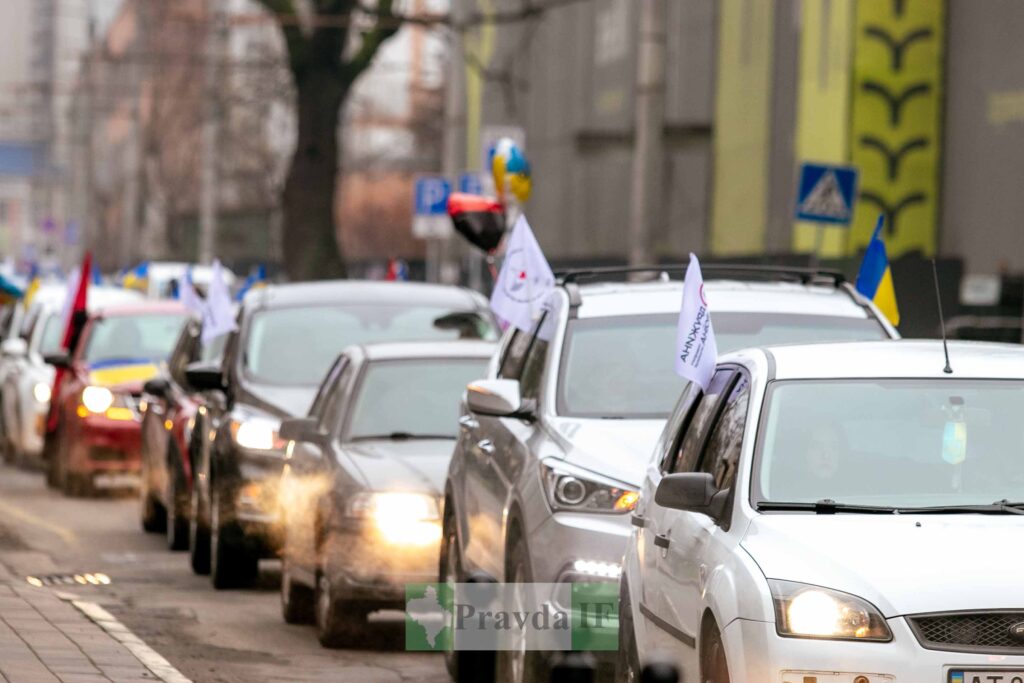 "Вдячні ЗСУ!" У Франківську провели масштабний благодійний автопробіг. ФОТОРЕПОРТАЖ