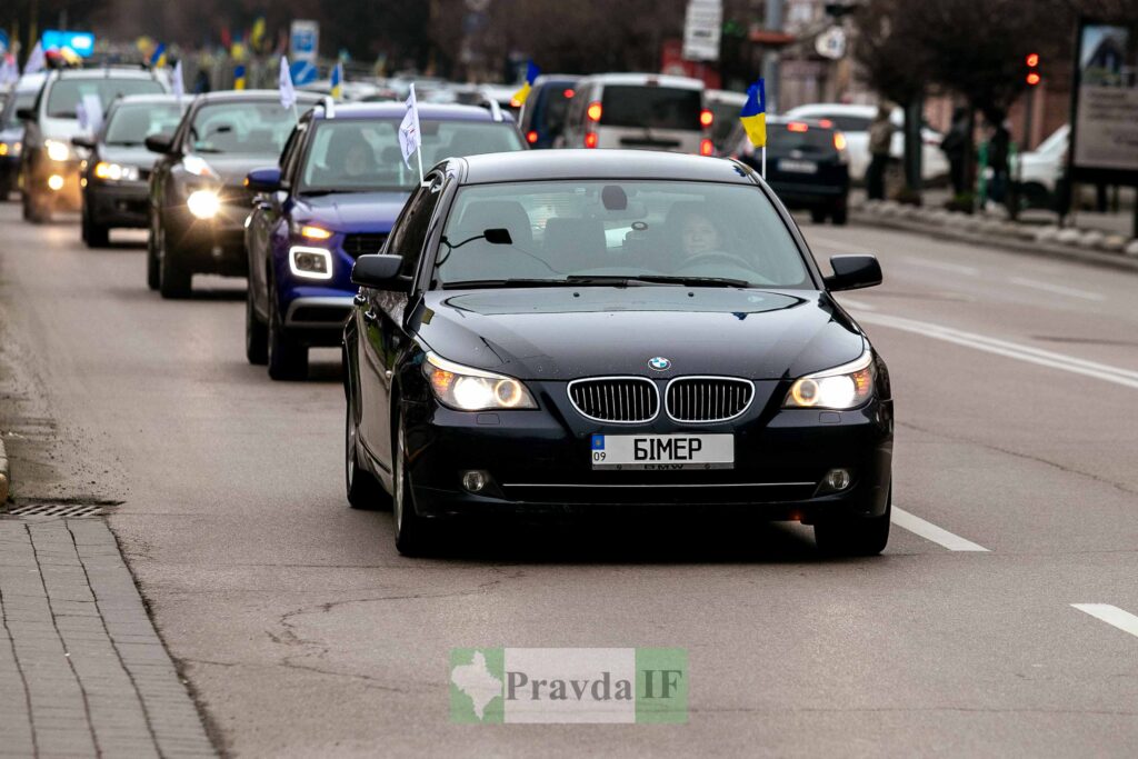 "Вдячні ЗСУ!" У Франківську провели масштабний благодійний автопробіг. ФОТОРЕПОРТАЖ