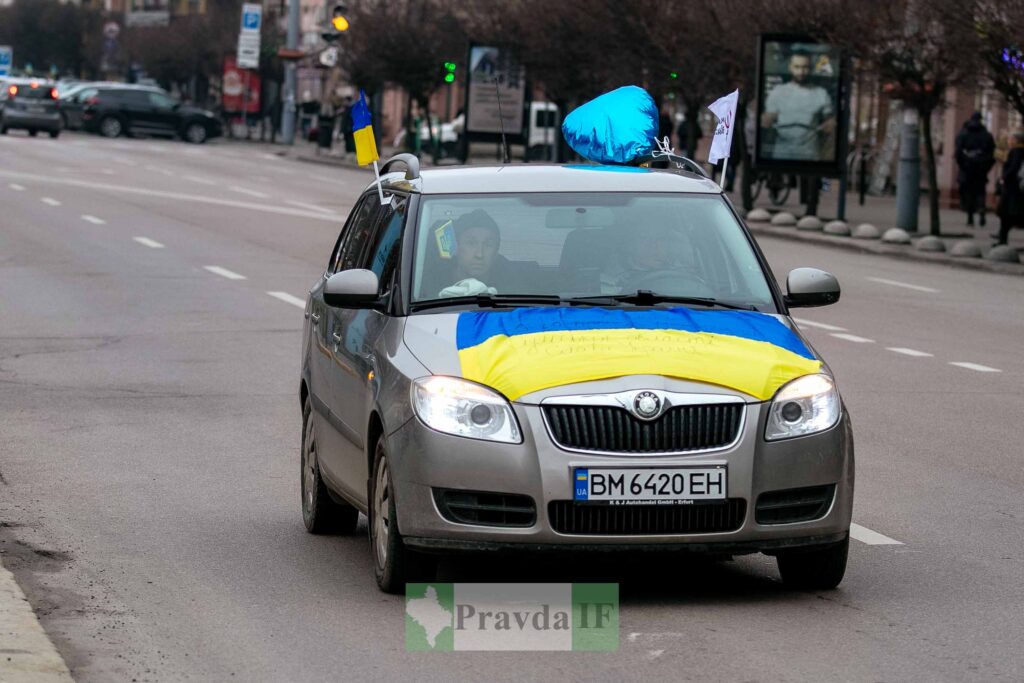 "Вдячні ЗСУ!" У Франківську провели масштабний благодійний автопробіг. ФОТОРЕПОРТАЖ