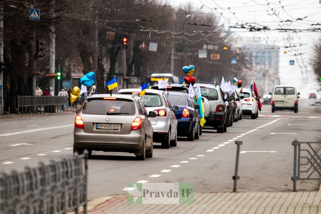 "Вдячні ЗСУ!" У Франківську провели масштабний благодійний автопробіг. ФОТОРЕПОРТАЖ