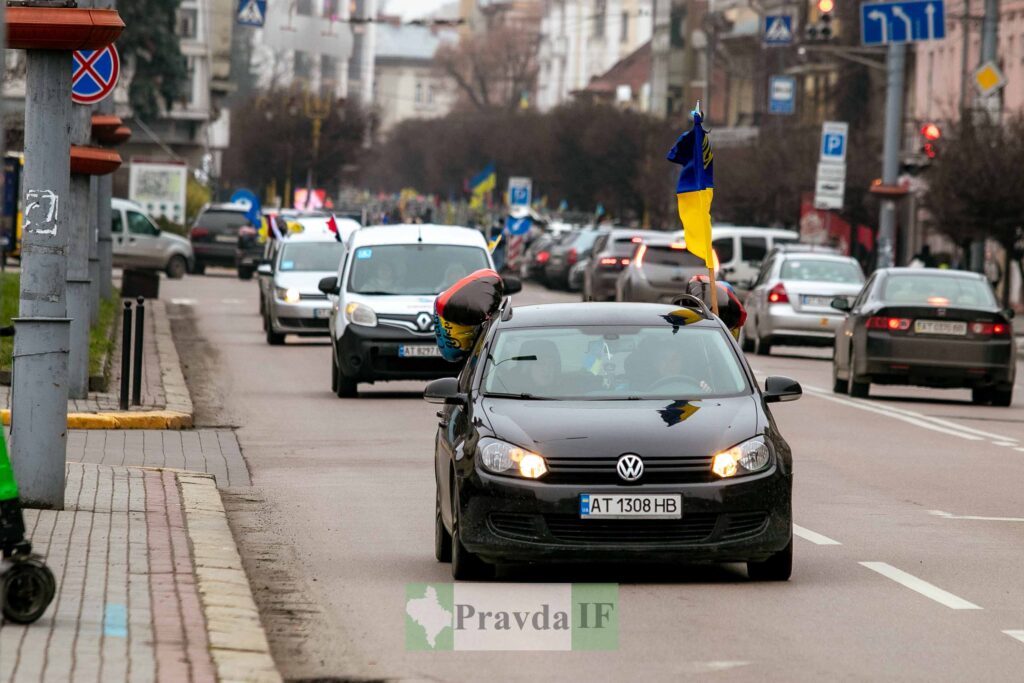 "Вдячні ЗСУ!" У Франківську провели масштабний благодійний автопробіг. ФОТОРЕПОРТАЖ