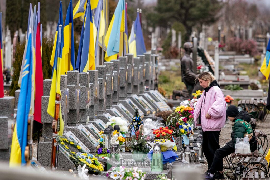 На Алеї Слави в Чукалівці вшанували пам'ять загиблих захисників. ФОТОРЕПОРТАЖ