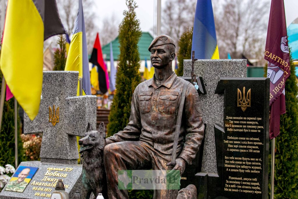 На Алеї Слави в Чукалівці вшанували пам'ять загиблих захисників. ФОТОРЕПОРТАЖ