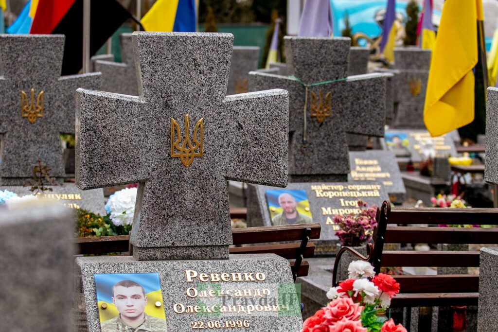 На Алеї Слави в Чукалівці вшанували пам'ять загиблих захисників. ФОТОРЕПОРТАЖ