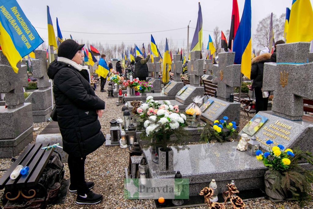 На Алеї Слави в Чукалівці вшанували пам'ять загиблих захисників. ФОТОРЕПОРТАЖ