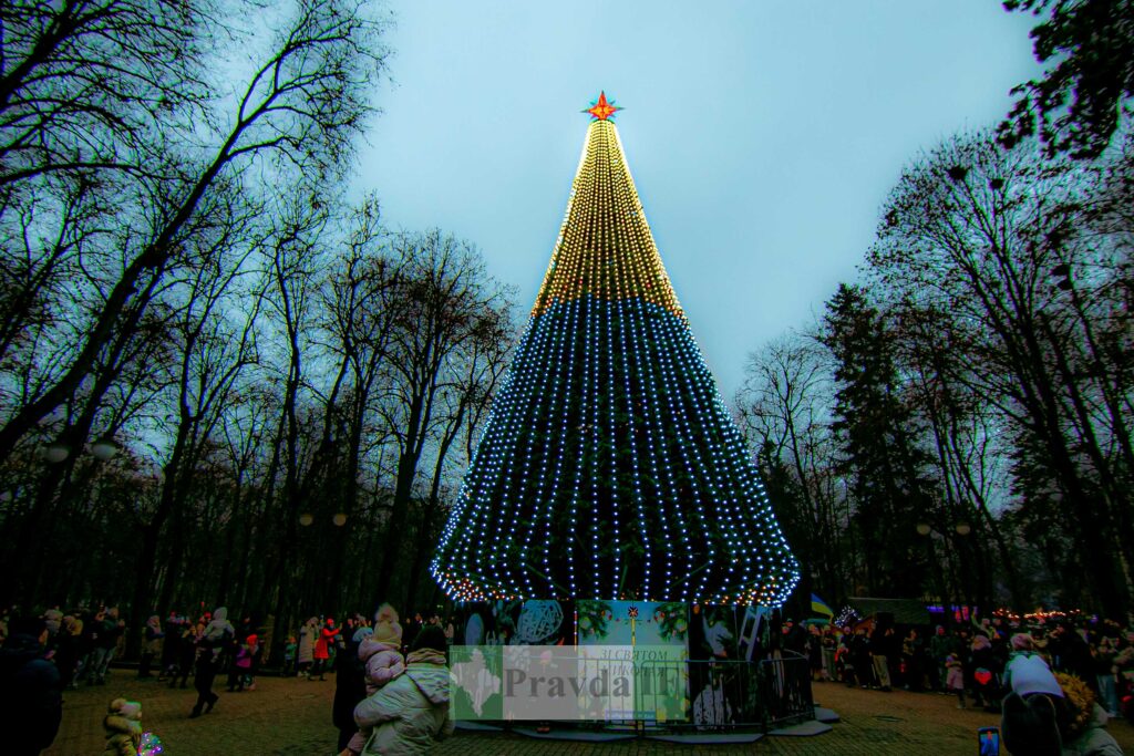 Урочисте відкриття головної ялинки Івано-Франківська,у День Святого Миколая,в Івано-Франківську
