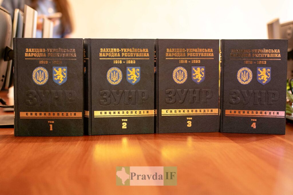 Франківські історики розповіли про отриману ними найпрестижнішу наукову нагороду країни. ФОТО