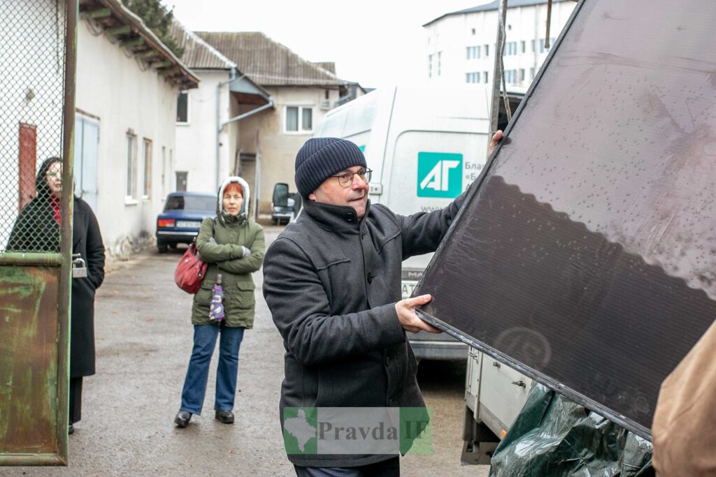 Німецькі партнери передали ІФНТУНГ 10 кВт сонячну електростанцію. ФОТОРЕПОРТАЖ