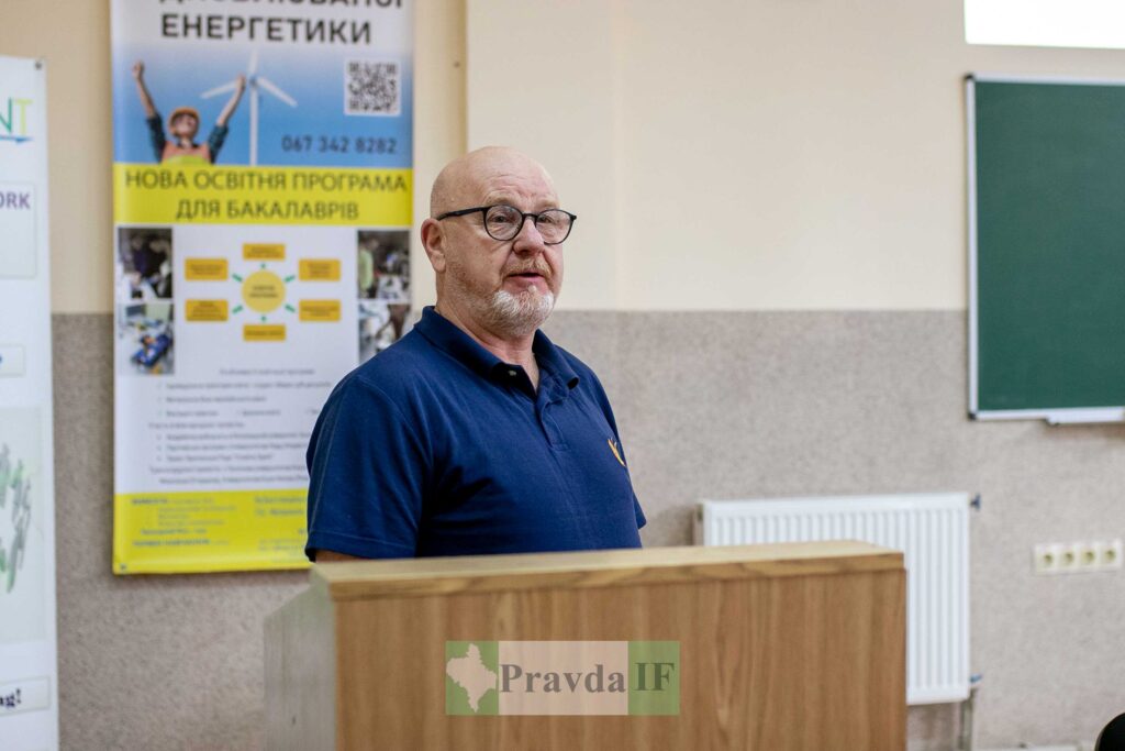 Волонтер з Німеччини читав студентам ІФНТУНГ лекцію,про єдиний правильний вектор розвитку енергетики України,Кафедри Енергетичного менеджменту і технічної діагностики