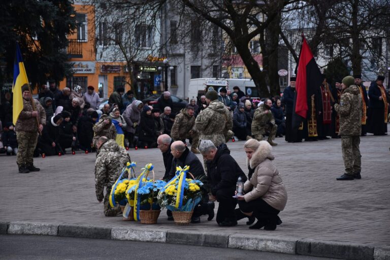 Рогатинщина зустріла загиблого на війні Героя Тараса Гайдея