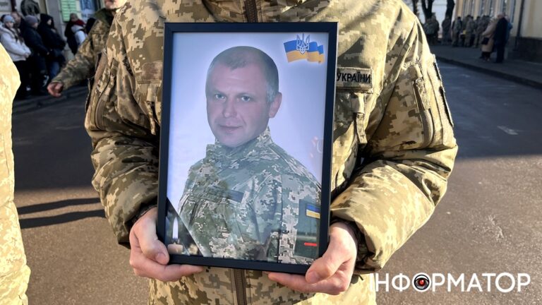 Коломийська громада попрощалася з воїном Володимиром Прочіним