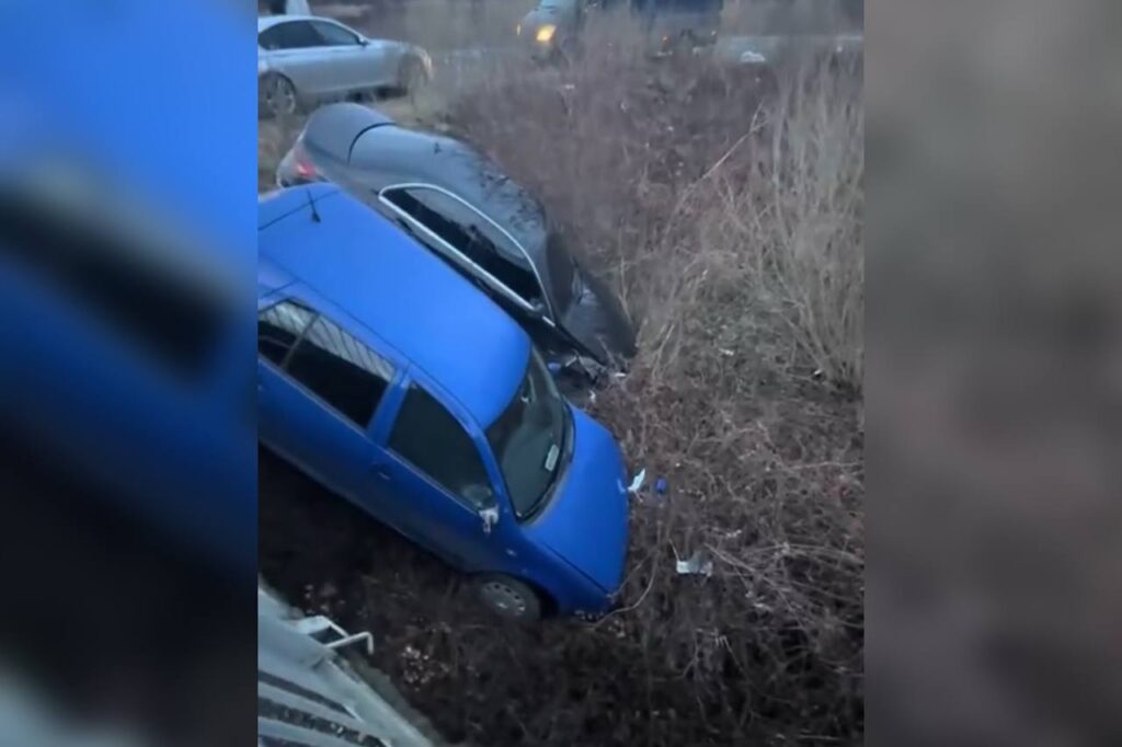 зіткнулися два автомобілі та опинилися у кюветі,Біля Старого Лисця