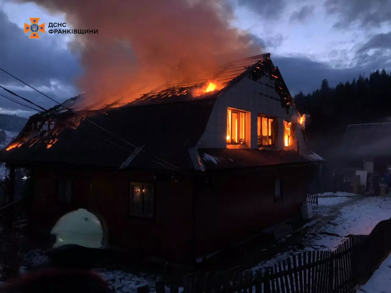 На Франківщині ліквідували пожежу житлового будинку