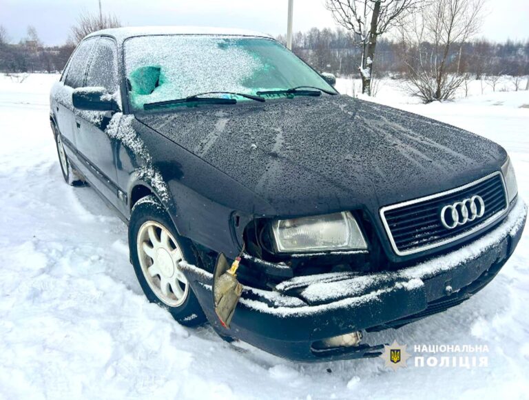 На Надвірнянщині 22-річний водій Audi збив пішохода. ФОТО