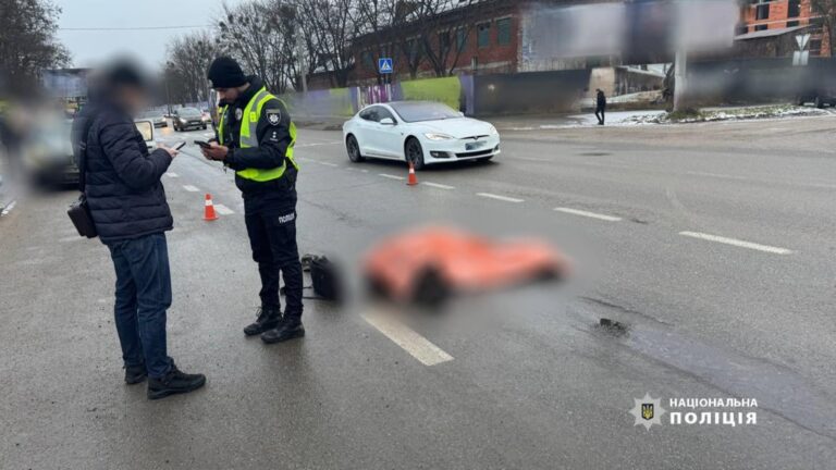 В поліції розповіли деталі ДТП у Франківську, в якій загинув пішохід. ФОТО